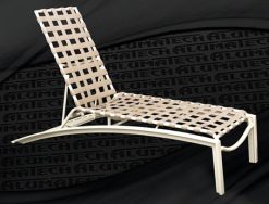 O-316 Chaise Lounge